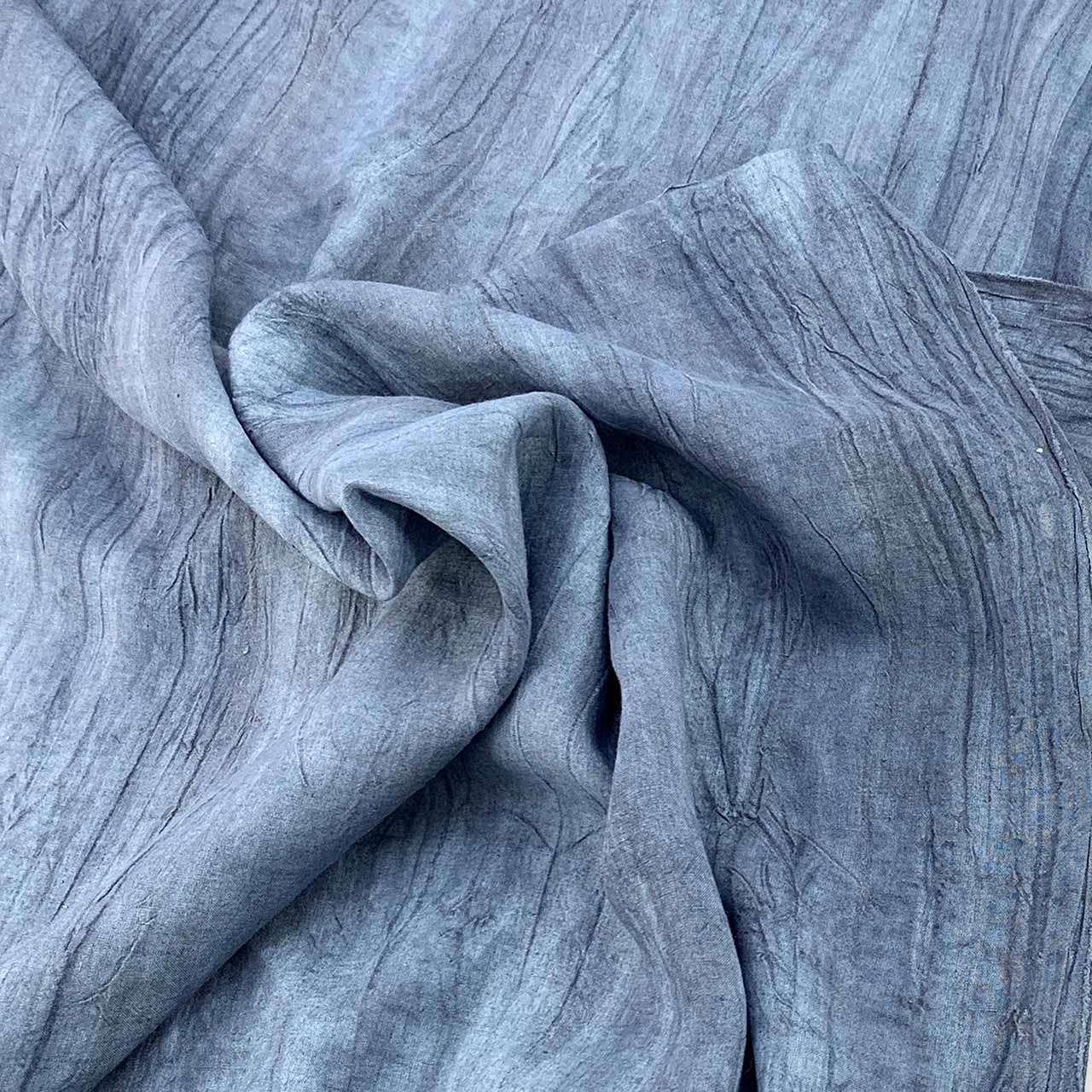 http://fabriccollection.com.au/cdn/shop/products/crinkle-texture-linen-baltic-1.jpg?v=1674949829