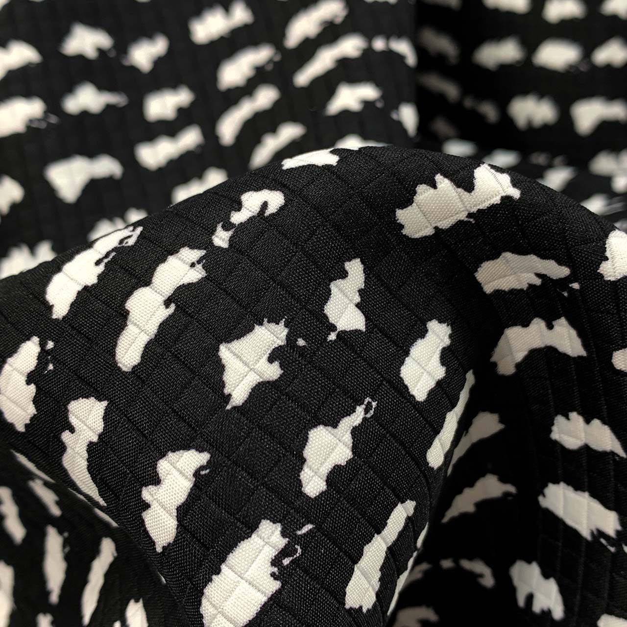 Textured Jacquard | Black & White